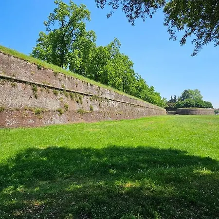 Apartment Cozybricks In - In Historical Center - Air Cond & Wifi - Lucca