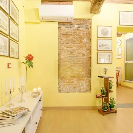 Apartment Cozybricks In - In Historical Center - Air Cond & Wifi -